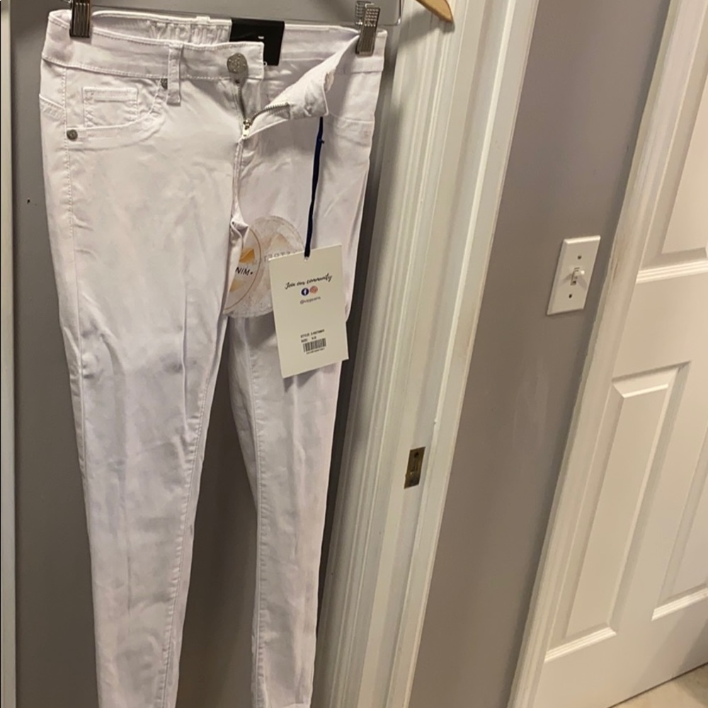 Stretchy white jeans